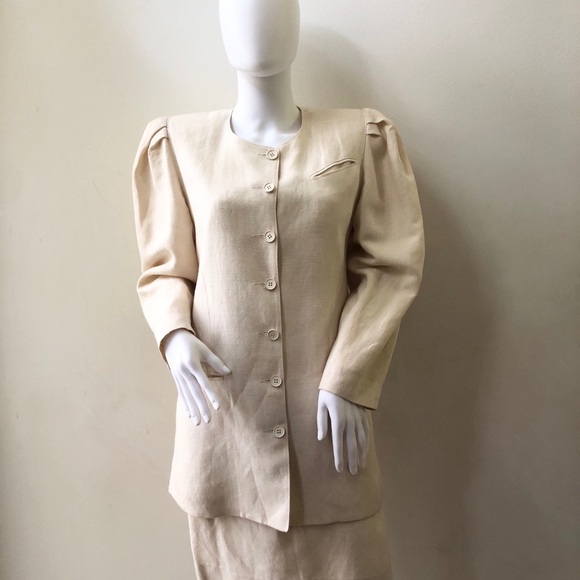 Jacket and skirt suit or separate. Fully lined. - Picture 5 of 11